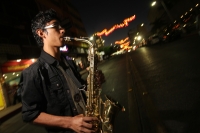 Sábado 14 de diciembre del 2013. Tuxtla Gutiérrez.  100 esquinas, 100 jóvenes! La propuesta creativa de los artistas y creadores en las avenidas y calles de la ciudad.