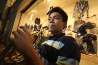 Sábado 14 de diciembre del 2013. Tuxtla Gutiérrez.  100 esquinas, 100 jóvenes! La propuesta creativa de los artistas y creadores en las avenidas y calles de la ciudad.