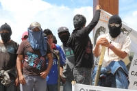 Viernes 12 de octubre del 2012. San Cristóbal de las Casas, Chiapas. Indígenas de varias organizaciones sociales marchan para recordar el 12 de octubre y exigir la liberación de los presos indígenas de las cárceles chiapanecas.