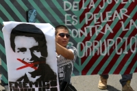 Domingo 10 de junio del 2012. Tuxtla Gutiérrez, Chiapas. Jóvenes estudiantes se congregan alrededor del movimiento #132 para manifestar su adversidad en contra de la política actual en el país y generar un movimiento de conciencia social desde la base juv
