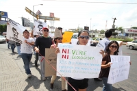 Domingo 10 de junio del 2012. Tuxtla Gutiérrez, Chiapas. Jóvenes estudiantes se congregan alrededor del movimiento #132 para manifestar su adversidad en contra de la política actual en el país y generar un movimiento de conciencia social desde la base juv