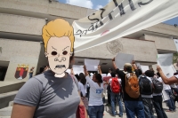 Martes 29 de mayo del 2012. Tuxtla Gutiérrez, Chiapas. Infiltrados y desmanes de jóvenes ajenos al movimiento #132 este medio día en la capital del estado.