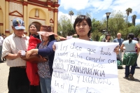 Domingo 22 de julio del 2012.. San Cristóbal de las Casas, Chiapas. Manifestantes del movimiento •132 realizan un mitin en la Plaza de la Paz para protestar posteriormente en las instalaciones de la Ex Maquiladora donde se construirá un nuevo Soriana en e