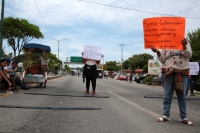 20230629. Tuxtla Continuan las protestas en el tramoo carretero Tuxtla- San CritÃ³bal de las Casas por los familiares de los 16 secuestrados de la SSyPC