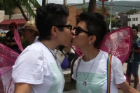 Sábado 28 de junio del 2014. Tuxtla Gutiérrez. La comunidad Lésbico, Gay Bi y Transexual, Travesti de Chiapas marcha por la avenida central exigiendo igualdad, respeto y libertada en este estado del sureste de México.
