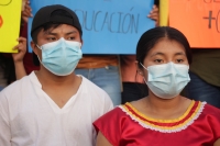 20221110. Tuxtla. Normalistas se manifiestan en el crucero de Plan de Ayala.