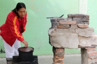 Viernes 1 de diciembre del 2017. Tuxtla Gutiérrez. Dos meses de espera mantienen a una familia en espera de la ayuda prometida después del fuerte sismo del 7 de septiembre en la Colonia 24 de junio de la capital del estado de Chiapas.