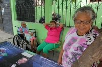 Viernes 1 de diciembre del 2017. Tuxtla Gutiérrez. Dos meses de espera mantienen a una familia en espera de la ayuda prometida después del fuerte sismo del 7 de septiembre en la Colonia 24 de junio de la capital del estado de Chiapas.