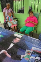 Viernes 1 de diciembre del 2017. Tuxtla Gutiérrez. Dos meses de espera mantienen a una familia en espera de la ayuda prometida después del fuerte sismo del 7 de septiembre en la Colonia 24 de junio de la capital del estado de Chiapas.