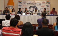 Lunes 27 de agosto del 2012. Tuxtla Gutiérrez, Chiapas. Daniel Gaitán presenta esta mañana el próximo concierto del grupo Sentidos Opuestos en esta ciudad.
