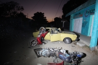 Domingo 5 de febrero del 2012. Disturbios por control de la Cerveza en la Costa. Tonalá, Chiapas. Habitantes de las pescaderÃas Tres Picos protagonizaron varios enfrentamientos durante el sábado y domingo de este fin de semana por el control de la distrib Domingo 5 de febrero del 2012. Disturbios por control de la Cerveza en la Costa. Tonalá, Chiapas. Habitantes de las pescaderÃas Tres Picos protagonizaron varios enfrentamientos durante el sábado y domingo de este fin de semana por el control de la distrib