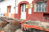 Martes 19 de junio del 2012. Tuxtla Gutiérrez, Chiapas. Vecinos de la 4ª norte, en las cercanÃas de la calle central se quejan de las fracturas que las obras de remodelación ocasionan en los trabajos anteriores por lo que las molestias se han ido acumulan Martes 19 de junio del 2012. Tuxtla Gutiérrez, Chiapas. Vecinos de la 4ª norte, en las cercanÃas de la calle central se quejan de las fracturas que las obras de remodelación ocasionan en los trabajos anteriores por lo que las molestias se han ido acumulan