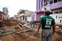 Martes 19 de junio del 2012. Tuxtla Gutiérrez, Chiapas. Vecinos de la 4ª norte, en las cercanías de la calle central se quejan de las fracturas que las obras de remodelación ocasionan en los trabajos anteriores por lo que las molestias se han ido acumulan