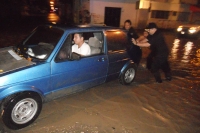 Jueves 19 de agosto. Por segunda noche consecutiva las intensas lluvias causan encharcamientos y afectaciones en las vialidades de la ciudad de Tuxtla Gutiérrez, Chiapas.
