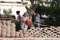 Lunes 16 de julio del 2012. Tuxtla Gutiérrez, Chiapas. Pobladores en las cercanías del Rio Sabinal exigen a las autoridades que se audite y controle las obras que se ubican en las cercanías de la 8ª oriente puesto que varias de las casas-habitación presen
