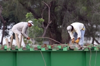 Lunes 16 de julio del 2012. Tuxtla Gutiérrez, Chiapas. Pobladores en las cercanías del Rio Sabinal exigen a las autoridades que se audite y controle las obras que se ubican en las cercanías de la 8ª oriente puesto que varias de las casas-habitación presen