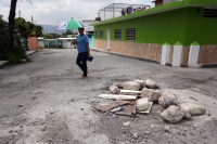 Martes 28 de agosto del 2012. Tuxtla Gutiérrez, Chiapas. Algunas de las calles del norte de la ciudad muestran la realidad de las administraciones municipales.