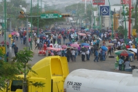 Lunes 13 de junio del 2016. Foto/CD Tuxtla Gutiérrez. La movilización magisterial bloqueó el acceso al libramiento norte sin que se registre violencia a lo largo de la jornada de protestas.