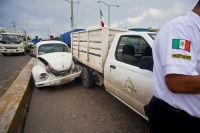 Lunes 10 de septeimbre del 2012. Tuxtla Gutiérrez, Chiapas. Foto/Mario Castillo. Con saldo de una persona lesionada y 4 vehículos  dañados, fue el resultado de una Carambola en el libramiento norte a la altura del canal 10, este lunes alrededor de las 9 d