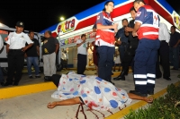 Jueves 12 de jilio del 2012. Tuxtla Gutiérrez, Chiapas. PolicÃa auxiliar salia de la tienda EXTRA al filo de la 01:30hrs con un café en la mano cuando fue agredido por tres sujetos desconocido, asesinándolo con su misma arma escopeta calibre 12, en el lug Jueves 12 de jilio del 2012. Tuxtla Gutiérrez, Chiapas. PolicÃa auxiliar salia de la tienda EXTRA al filo de la 01:30hrs con un café en la mano cuando fue agredido por tres sujetos desconocido, asesinándolo con su misma arma escopeta calibre 12, en el lug