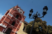 Julio del 2014. San Cristóbal de las Casas. El torreón del Carmen y su centro cultural presentan uno de los ejes sociales más importantes de la comunidad coleta. Julio del 2014. San Cristóbal de las Casas. El torreón del Carmen y su centro cultural presentan uno de los ejes sociales más importantes de la comunidad coleta.