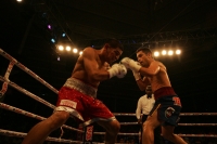 Fernando el Cochulito Montiel retiene los campeonatos mundiales de peso galle del CMB y del OMB ante el panameño Rafael Concepción en el tercer asalto de la función estelar de box realizada esta noche en la ciudad de Tuxtla Gutiérrez.
