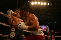 Fernando el Cochulito Montiel retiene los campeonatos mundiales de peso galle del CMB y del OMB ante el panameño Rafael Concepción en el tercer asalto de la función estelar de box realizada esta noche en la ciudad de Tuxtla Gutiérrez.