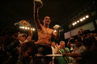 Fernando el Cochulito Montiel retiene los campeonatos mundiales de peso galle del CMB y del OMB ante el panameño Rafael Concepción en el tercer asalto de la función estelar de box realizada esta noche en la ciudad de Tuxtla Gutiérrez.