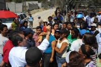 Domingo 13 de marzo. El enfrentamiento entre pobladores de la col La Libertad ubicada en las cercanías de la Base Militar Los Sabinos da como resultado una persona con heridas provocadas por machetazos, varios golpeados y vehículos con los vidrios rotos, 