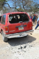 Domingo 13 de marzo. El enfrentamiento entre pobladores de la col La Libertad ubicada en las cercanías de la Base Militar Los Sabinos da como resultado una persona con heridas provocadas por machetazos, varios golpeados y vehículos con los vidrios rotos, 