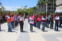 Lunes 6 de agosto del 2012. Tuxtla Gutiérrez, Chiapas. Estudiantes de la Escuela Normal Rural Mactumatza y de otras normales se manifiestan este medio día para conmemorar la lucha de esta escuela y recordar a los estudiantes que han sido detenidos y muert