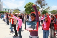 Lunes 6 de agosto del 2012. Tuxtla Gutiérrez, Chiapas. Estudiantes de la Escuela Normal Rural Mactumatza y de otras normales se manifiestan este medio día para conmemorar la lucha de esta escuela y recordar a los estudiantes que han sido detenidos y muert