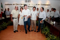 Miércoles 23 de mayo del 2012. Tuxtla Gutiérrez, Chiapas. Carlos Morales Vázquez realiza esta tarde su registro como candidato del PRD para contender por la presidencia de esta municipalidad