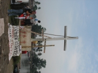 Miércoles 20 de abril. Foto/Pedro Gerardo. Tecun Uman. Migrantes de centro América inician esta mañana un viacrucis en la frontera de México representando la Pasión de Cristo y lanzando consignas para la protección de las personas que cruzan los diferent Miércoles 20 de abril. Foto/Pedro Gerardo. Tecun Uman. Migrantes de centro América inician esta mañana un viacrucis en la frontera de México representando la Pasión de Cristo y lanzando consignas para la protección de las personas que cruzan los diferent