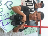 Miércoles 20 de abril. Foto/Pedro Gerardo. Tecun Uman. Migrantes de centro América inician esta mañana un viacrucis en  la frontera de México representando la Pasión de Cristo y lanzando consignas para la protección de las personas que cruzan los diferent