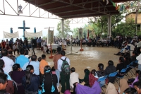 Foto/Frayba. Viernes 15 de noviembre del 2013. San Pedro Chenalho. El Pueblo Creyente de las comunidades Tsotsiles realizan una peregrinación desde Yacteclum hacia Acteal donde permanecen más de 100 desplazados de la comunidad Puebla
