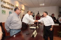 Lunes 21 de mayo del 2012. Tuxtla Gutiérrez, Chiapas. Samuel Córdova Cordero durante su inscripción como candidato a