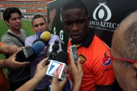Lunes 9 de julio del 2012. Tuxtla Gutiérrez, Chiapas. El colombiano Jhon Andrés Córdoba Copete se presenta esta mañana con el equipo Jaguares de Chiapas como nuevo refuerzo de la escuadra de fut bol chiapaneco.