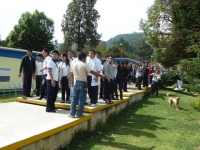 Viernes 10 de abril. Elementos policiacos  y del ejército mexicano se trasladaron a las instalaciones del COBACH en la ciudad de San Cristóbal de las Casas donde fueron localizdos varios paquetes que alarmaron a los estudiantes