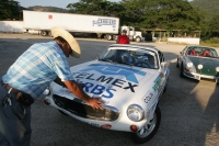 LOS AUTOS PARTICIPANTES EN EL RALLY "CARRERA PAMANERICANA" LLEGAN A LA CIUDAD DE TUXLTA GUTIERREZ, DONDE INICIARAN EL RECORRIDO POR LA REPUBLICA MEXICANA ESTA SEMANA.