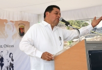 Jueves 16 de febrero del 2012. Bienvenida a nuevos estudiantes en la UNICACH Tuxtla Gutiérrez, Chiapas. Roberto DomÃnguez Castellanos, rector de universidad da la bienvenida a los nuevos estudiantes esta mañana en la ciudad universitaria. Jueves 16 de febrero del 2012. Bienvenida a nuevos estudiantes en la UNICACH Tuxtla Gutiérrez, Chiapas. Roberto DomÃnguez Castellanos, rector de universidad da la bienvenida a los nuevos estudiantes esta mañana en la ciudad universitaria.