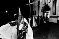 Foto/Ariel Silva. Domingo 24 de abril. Comitan de DomÃnguez. Los penitentes de la procesión del silencio se preparan en la iglesia de San Caralampio antes de iniciar su recorrido en las calles de la ciudad de Comitan. Foto/Ariel Silva. Domingo 24 de abril. Comitan de DomÃnguez. Los penitentes de la procesión del silencio se preparan en la iglesia de San Caralampio antes de iniciar su recorrido en las calles de la ciudad de Comitan.