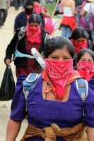 Sábado 7 de mayo. INDIGENAS BASES DE APOYO DEL EZON SE CONCENTRAN EN LA ZONA NORTE DE LA CIUDAD DE SAN CRISTOBAL DE LAS CASAS PARA DAR INICIO A LA MARCHA DEL SILENCIO EN CONTRA DE LA VIOLENCIA CONVOCADA EN MEXICO. LOS IDIGENAS LUCEN PASAMONTAÑAS Y PALIACA