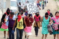Sábado 7 de mayo. INDIGENAS BASES DE APOYO DEL EZON SE CONCENTRAN EN LA ZONA NORTE DE LA CIUDAD DE SAN CRISTOBAL DE LAS CASAS PARA DAR INICIO A LA MARCHA DEL SILENCIO EN CONTRA DE LA VIOLENCIA CONVOCADA EN MEXICO. LOS IDIGENAS LUCEN PASAMONTAÑAS Y PALIACA Sábado 7 de mayo. INDIGENAS BASES DE APOYO DEL EZON SE CONCENTRAN EN LA ZONA NORTE DE LA CIUDAD DE SAN CRISTOBAL DE LAS CASAS PARA DAR INICIO A LA MARCHA DEL SILENCIO EN CONTRA DE LA VIOLENCIA CONVOCADA EN MEXICO. LOS IDIGENAS LUCEN PASAMONTAÑAS Y PALIACA