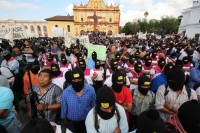 LA MARCHA EN CONTRA DE LA VIOLENCIA EN LA CIUDAD DE SAN CRISTOBAL DE LAS CASAS FUE ENCABEZADA POR LOS COMANDANTES DAVID Y TACHO DEL EZLN, QUIENES LEYERON LOS COMUNICADOS POLITICOS DEL GRUPO INDIGENA EN LA PALZA DE LA PAZ DE ESTA CIUDAD DEL SURESTE DE MEXI LA MARCHA EN CONTRA DE LA VIOLENCIA EN LA CIUDAD DE SAN CRISTOBAL DE LAS CASAS FUE ENCABEZADA POR LOS COMANDANTES DAVID Y TACHO DEL EZLN, QUIENES LEYERON LOS COMUNICADOS POLITICOS DEL GRUPO INDIGENA EN LA PALZA DE LA PAZ DE ESTA CIUDAD DEL SURESTE DE MEXI