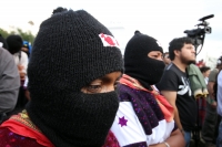 LA MARCHA EN CONTRA DE LA VIOLENCIA EN LA CIUDAD DE SAN CRISTOBAL DE LAS CASAS FUE ENCABEZADA POR LOS COMANDANTES DAVID Y TACHO DEL EZLN, QUIENES LEYERON LOS COMUNICADOS POLITICOS DEL GRUPO INDIGENA EN LA PALZA DE LA PAZ DE ESTA CIUDAD DEL SURESTE DE MEXI
