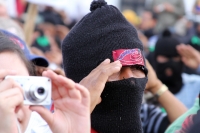 LA MARCHA EN CONTRA DE LA VIOLENCIA EN LA CIUDAD DE SAN CRISTOBAL DE LAS CASAS FUE ENCABEZADA POR LOS COMANDANTES DAVID Y TACHO DEL EZLN, QUIENES LEYERON LOS COMUNICADOS POLITICOS DEL GRUPO INDIGENA EN LA PALZA DE LA PAZ DE ESTA CIUDAD DEL SURESTE DE MEXI