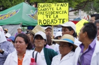 Miércoles 2 de octubre del 2013. Chiapa de Corzo. Aspecto de la mega marcha de este dos de octubre donde organizaciones sociales se unen al movimiento magisterial para conmemorar la matanza de Tlatelolco en el 68.