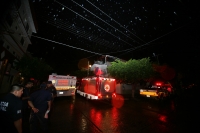 Jueves 5 de agosto. Personal de Urgencias y Rescate Urbano de las corporaciones de Protección civil acudieron esta madrugada a la esquina de la 8a Oriente y Primera Sur en donde controlaron el fuego que consumió la planta alta de una casa habitación. Jueves 5 de agosto. Personal de Urgencias y Rescate Urbano de las corporaciones de Protección civil acudieron esta madrugada a la esquina de la 8a Oriente y Primera Sur en donde controlaron el fuego que consumió la planta alta de una casa habitación.