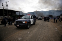 Varias casas incendiadas, automóviles destruidos y dos muertos es el saldo de un enfrentamiento entre priistas y perrdistas indígenas de la comunidad Nachig en el municipio de Zinacantan. Elementos de las corporaciones policíacas intervienen para resguard